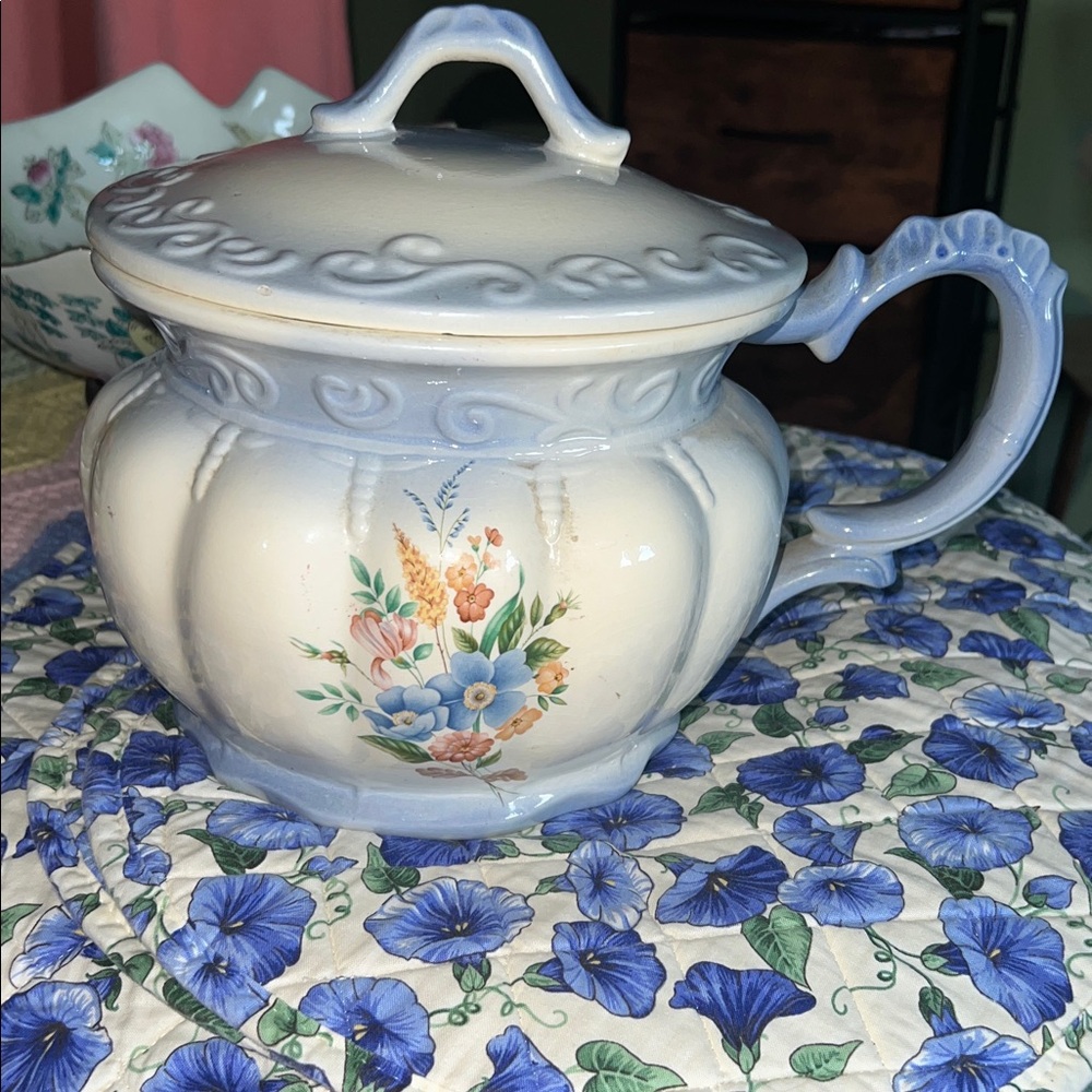 Ironstone England Chamber Pot 1890 Antique - Picture 3 of 13